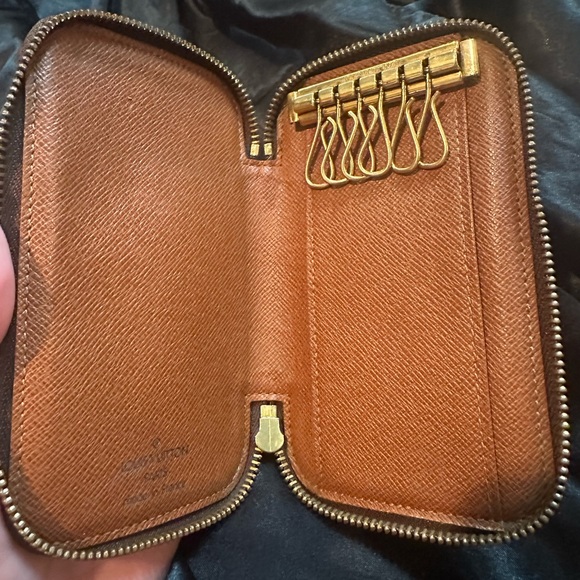 Louis Vuitton Handbags - Vintage Key Holder Louis Vuitton